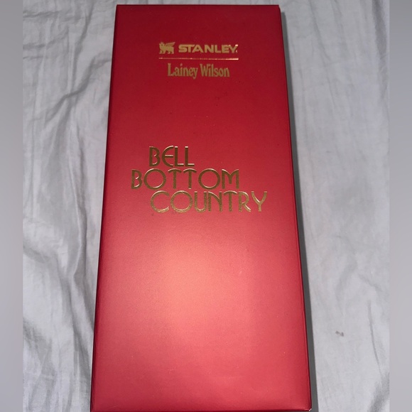 COPY - SOLD OUT-limited edition Lainey Wilson x Stanley Country Gold - Picture 2 of 6
